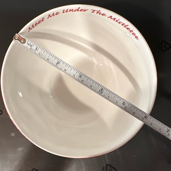 Large Porcelain Christmas serving Bowls “Meet me Under The Mistletoe” - Picture 5 of 6